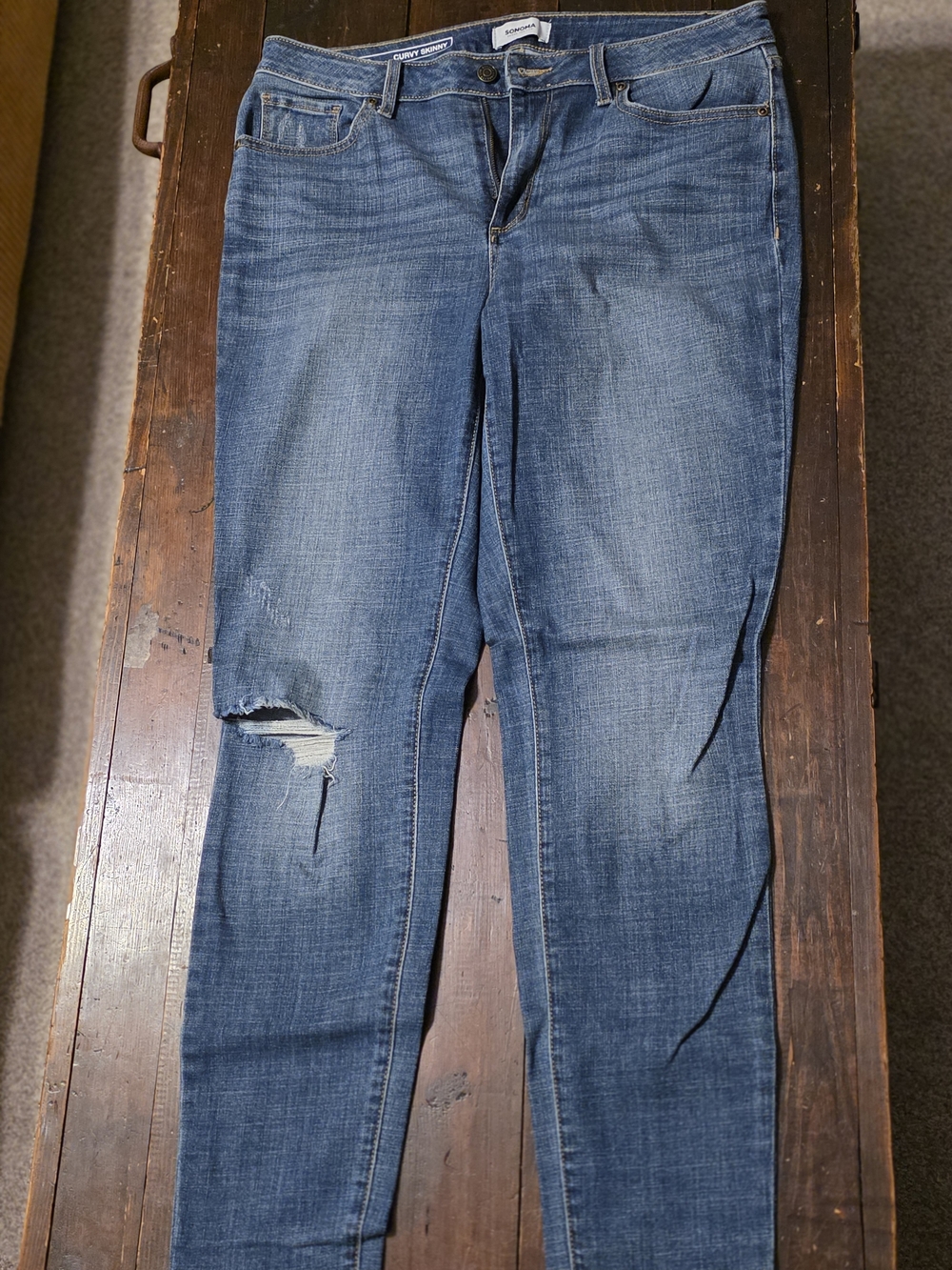 Sonoma Women’s Skinny Jeans in Medium Blue with Knee Distress
